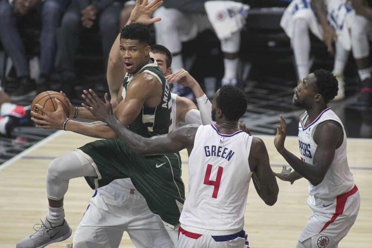 Θες να δεις τον Γιάννη και τους Μπακς από κοντά στο NBA Paris Game;